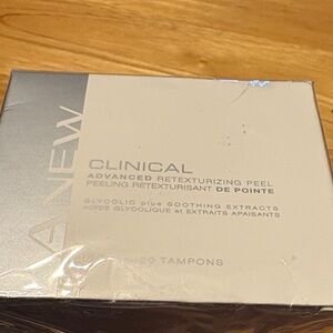 Avon Clinical Advanced Retexturizing Peel - White and Silver